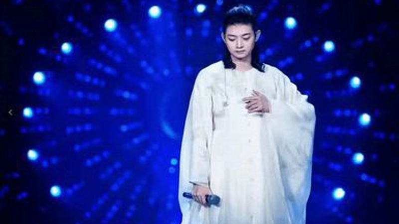 霍尊复出试水遭狙击，陈露二次发难撕碎旧爱体面