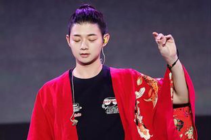 霍尊