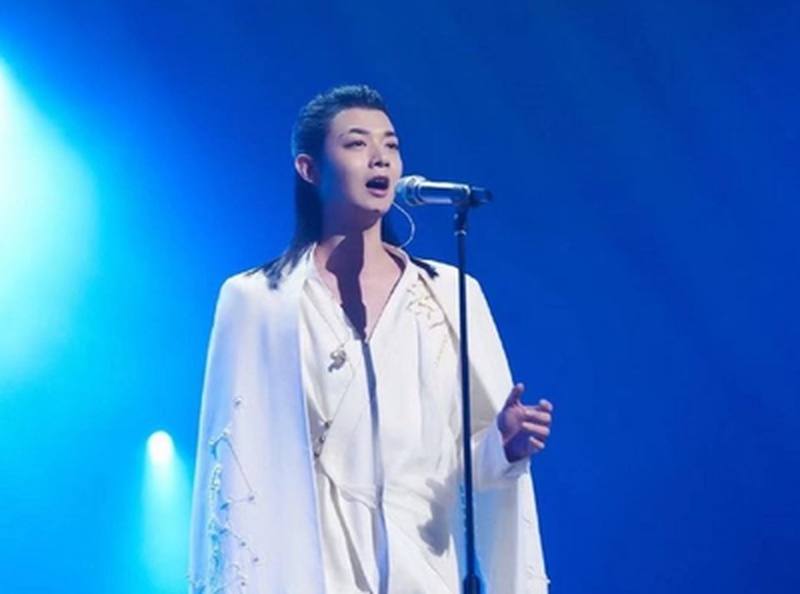 霍尊